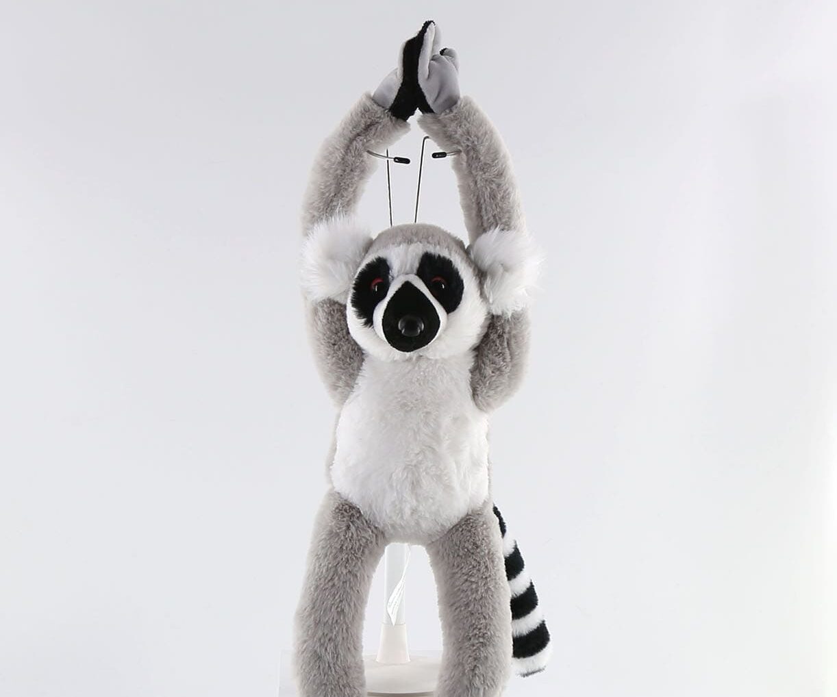 35200 Hanging lemur